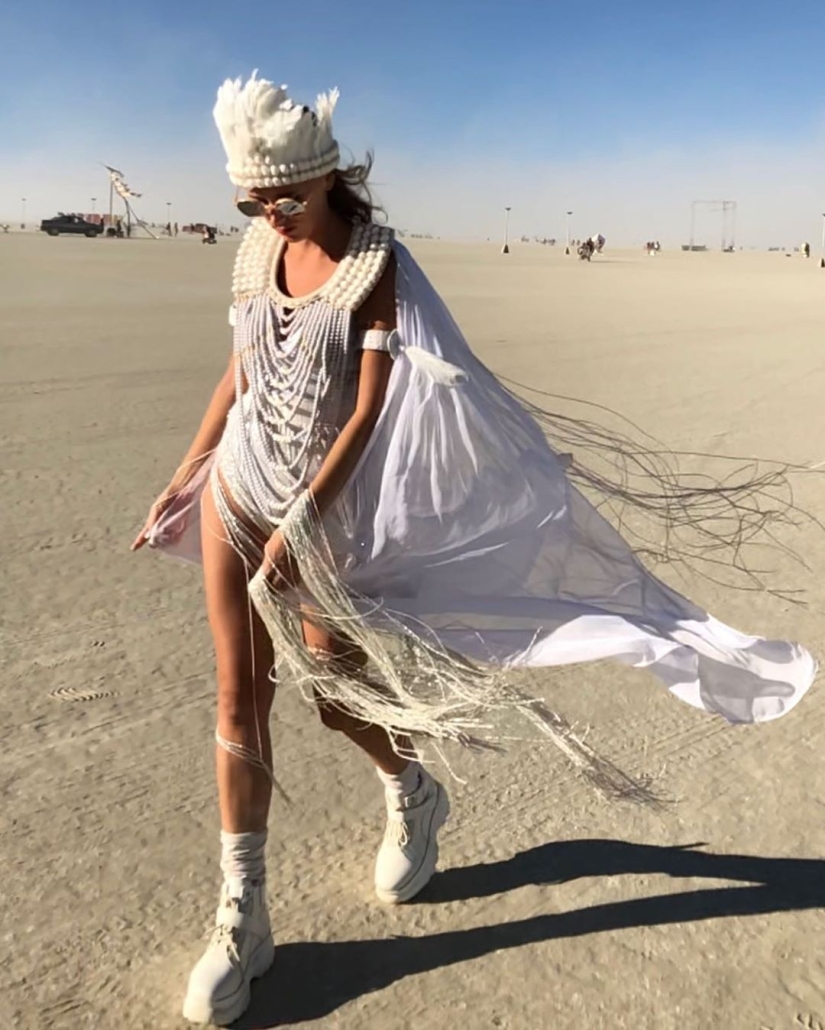 35 fotos de chicas calientes del festival Burning Man igualmente caliente-2019