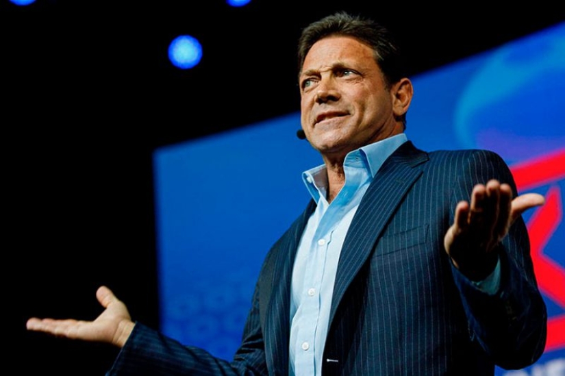 5 of the most famous con artists, whose lives made a movie Pictolic