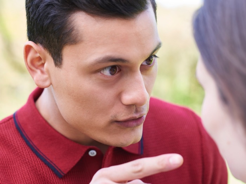 5 signs that You are Dating a psychopath