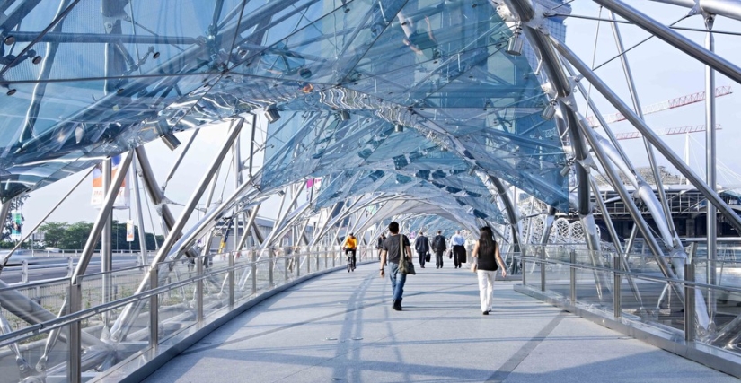 5 unique pedestrian bridges that you will want to walk on again and again