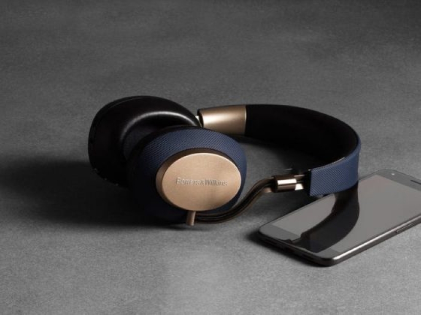 7 Cool Gift Ideas for a Music Lover