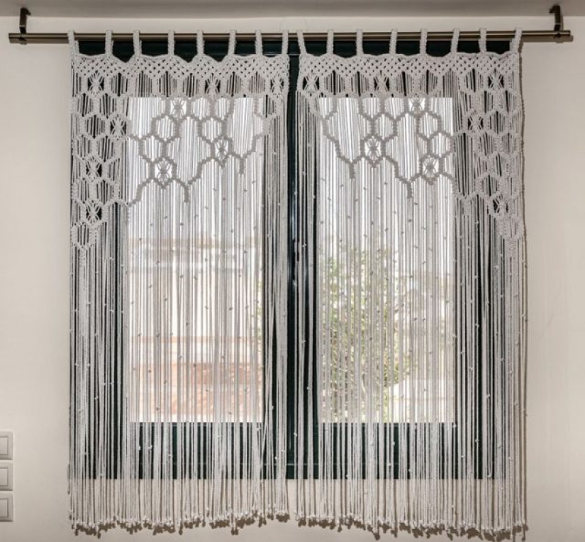 7 creative options for those who want to replace ordinary curtains with something else