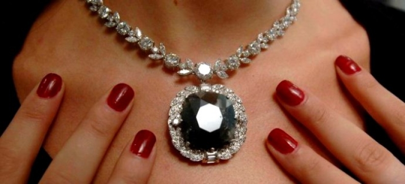 7 cursed jewels that brought misfortune to the owners