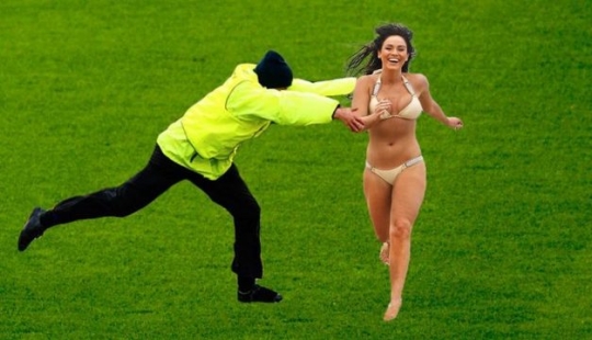 7 of the funniest sports moments caught on camera