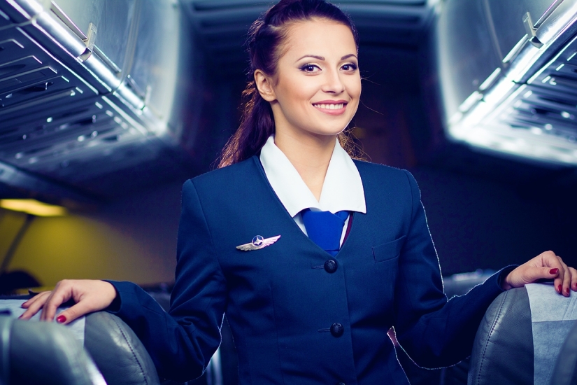 7 things that flight attendants "imperceptibly" learn about passengers when boarding a flight