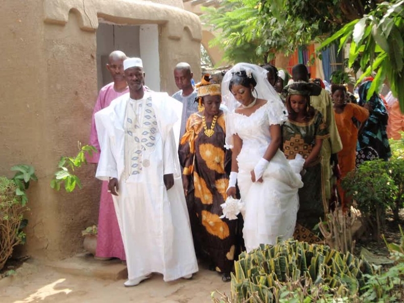 7 wild traditions of the wedding night in the Third world