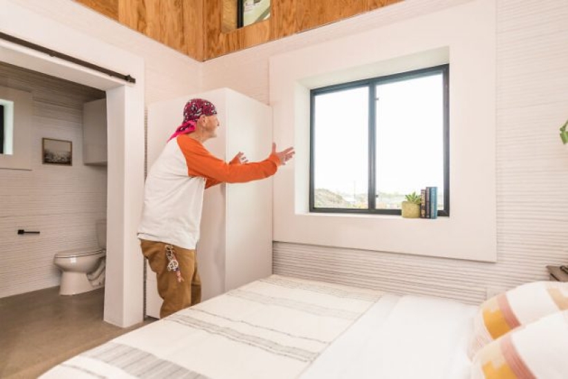 70-year-old homeless man becomes the first person to live in a 3D-printed house