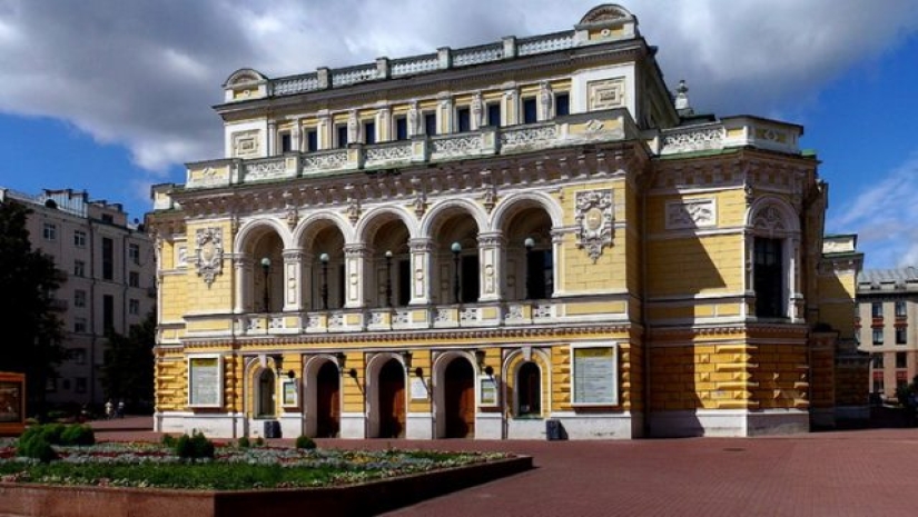 8 most beautiful buildings in Nizhny Novgorod