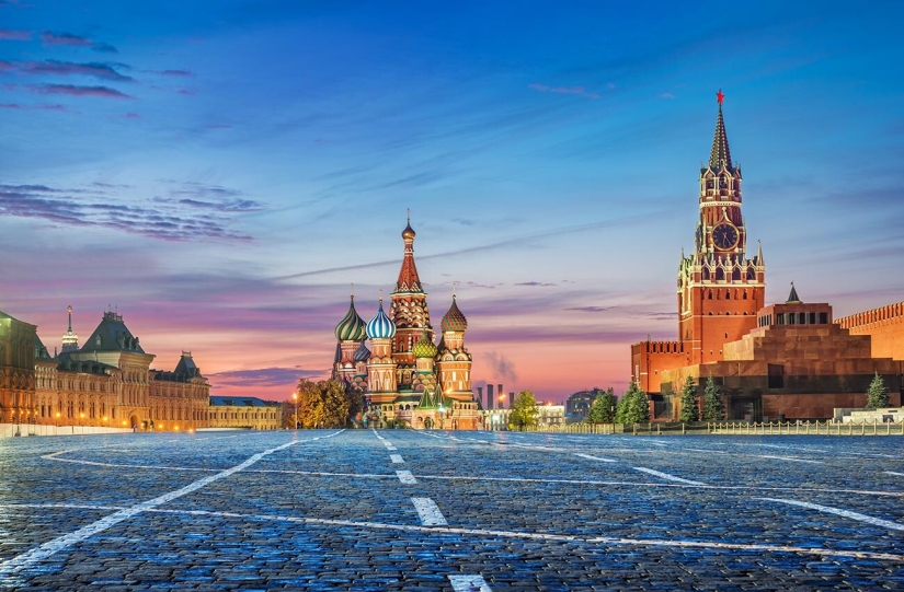 8 most beautiful squares in Moscow