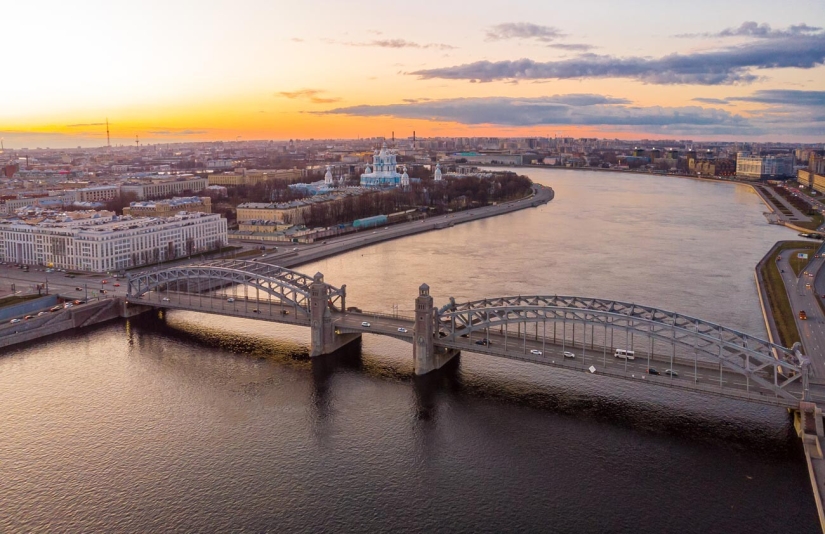 8 puentes más bellos de San Petersburgo