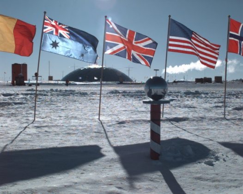 9 Most Astonishing Antarctica Conspiracy Theories