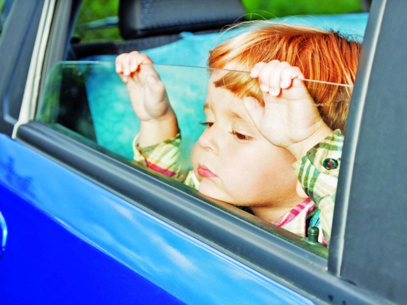 9 razones por las que no puedes dejar a un niño solo en un coche