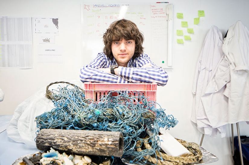 A 23-year-old inventor has figured out how to clean the Pacific Ocean from plastic garbage in 5 years