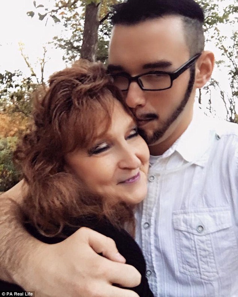 A 71-year-old American woman met a 17-year-old guy at her son's funeral and married him