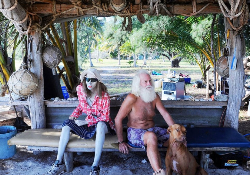 A bankrupt Australian millionaire has been living alone on a desert island for 20 years