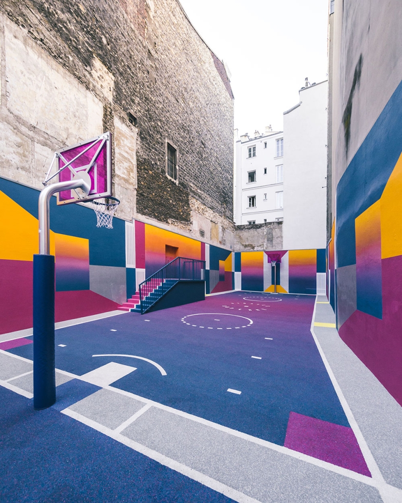A basketball court that seems virtual