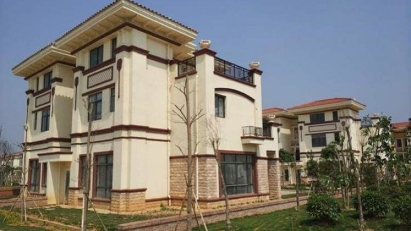 A Chinese billionaire built 258 luxury villas as a gift to his fellow villagers, but no one lives there because of greed