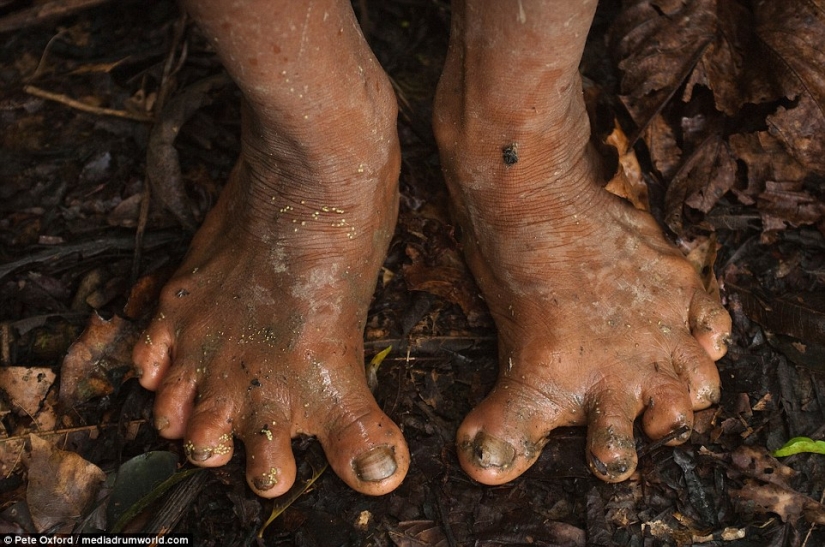 A friend among strangers: the photographer made friends with a tribe almost untouched by civilization