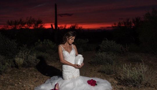 A girl "married" a dead groom: a wedding photo shoot that will make you cry