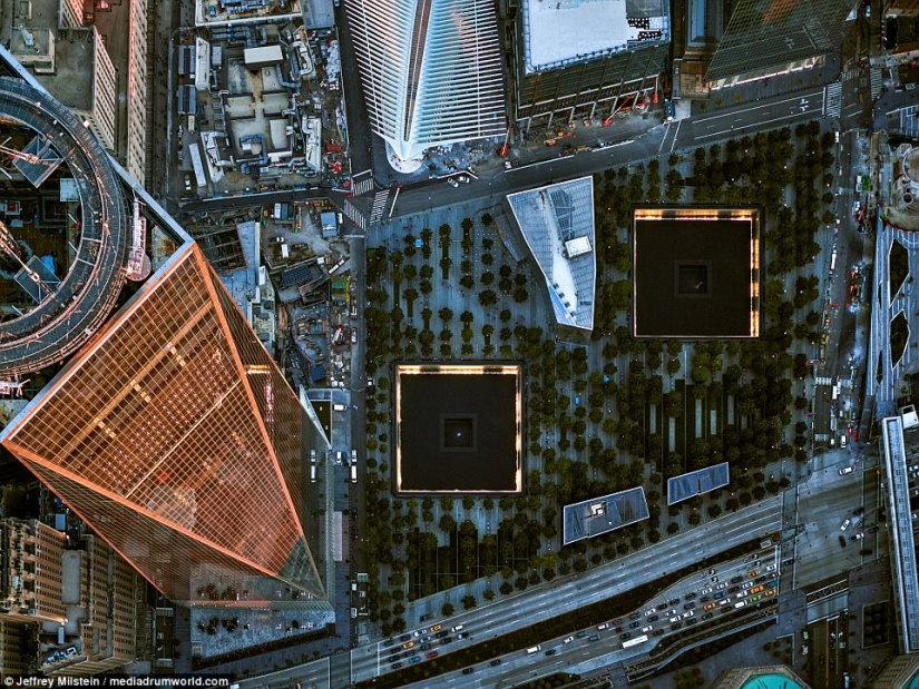 A look from the sky at the "Big Apple" and "City of Angels"