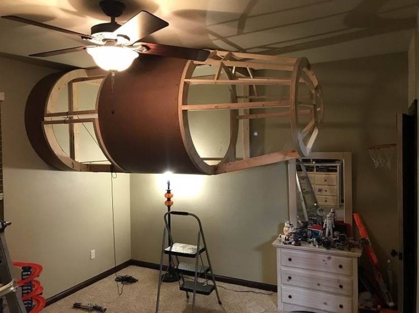 A loving father built a spaceship for his son