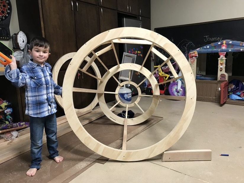 A loving father built a spaceship for his son