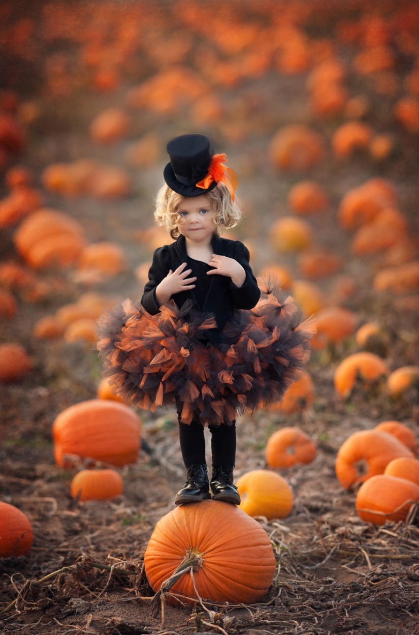 A mother from Poland creates fabulously beautiful costumes for her children