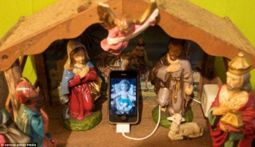 A nativity scene with sausages: a traditional scene in an unconventional performance