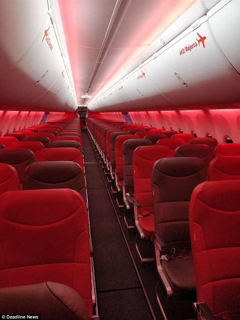 A passenger for 3,500 rubles flew alone in an 189-seat airliner