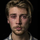 A photo project about crying men, destroying well-known stereotypes