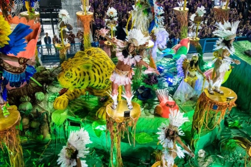 A riot of colors and emotions: the annual carnival has started in Rio de Janeiro