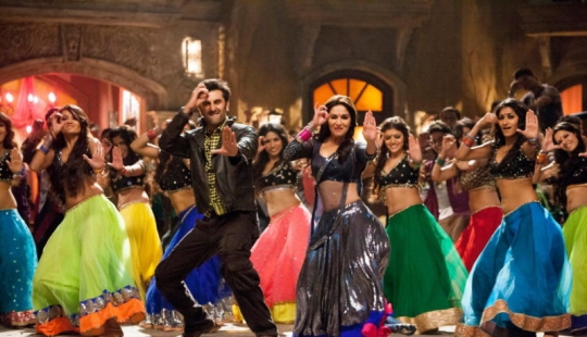 A thousand dancing Indians ruined a cruise for vacationers