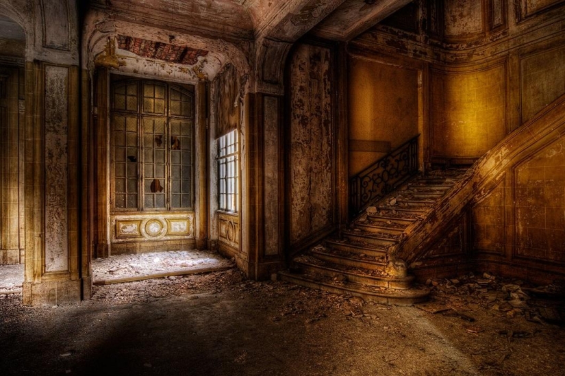 Abandoned places in Vincent Jansen's photographs