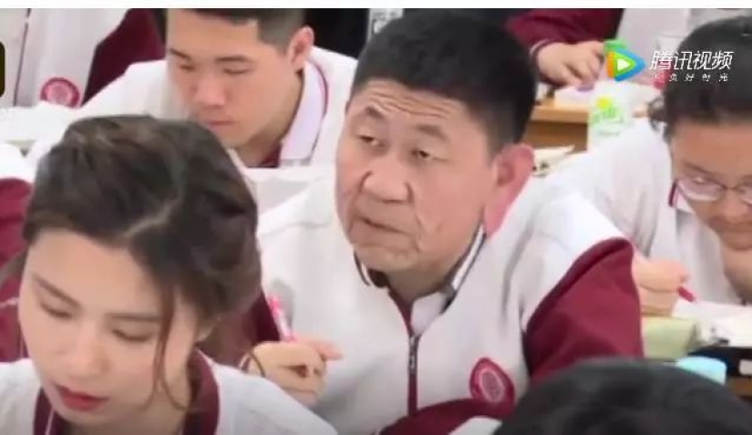 abuelo de 18 años: por razones desconocidas, un escolar chino parece tener 80 años
