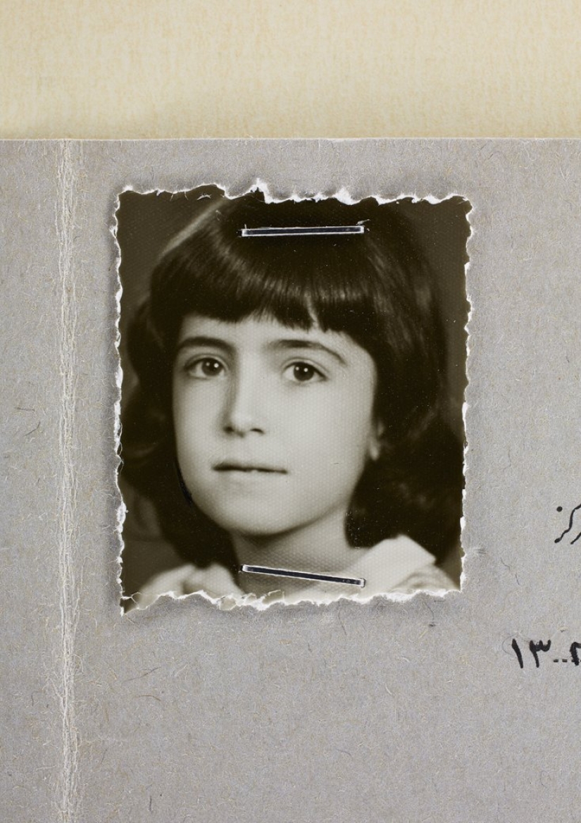 Afsaneh: La vida de una mujer en fotos de pasaporte