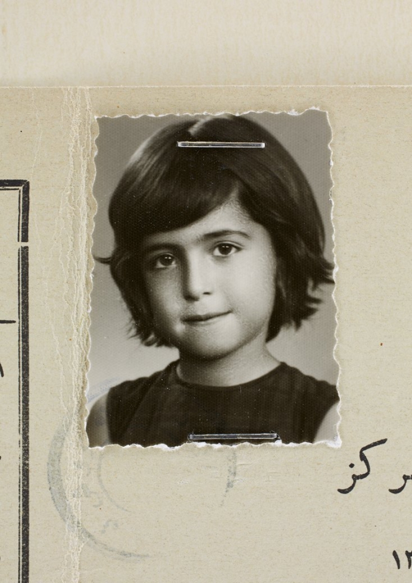 Afsaneh: La vida de una mujer en fotos de pasaporte