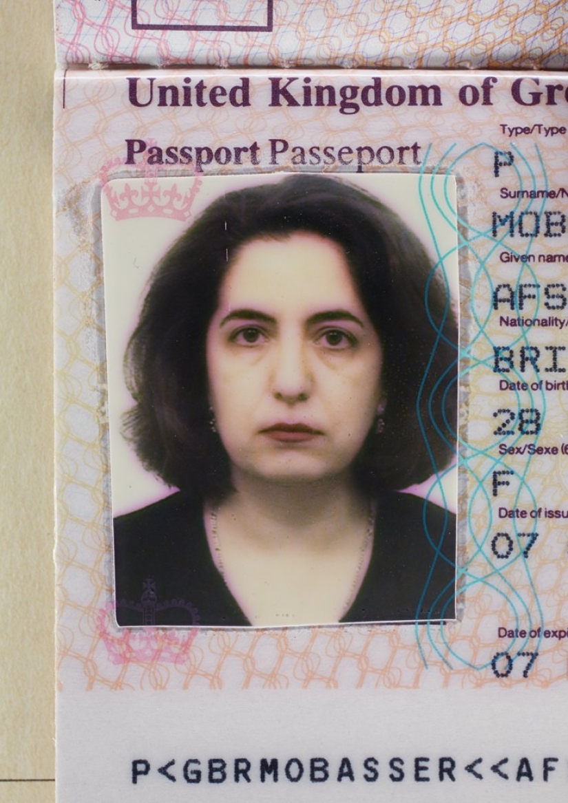 Afsaneh: La vida de una mujer en fotos de pasaporte