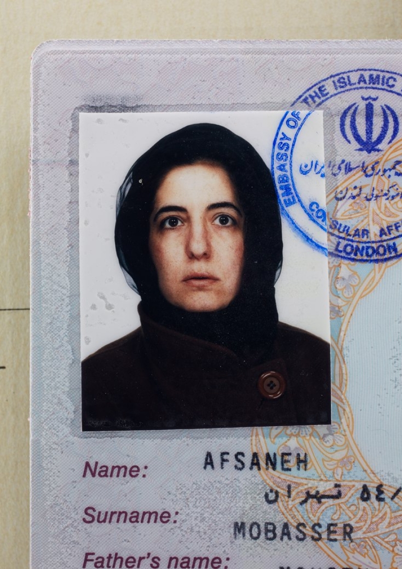 Afsaneh: La vida de una mujer en fotos de pasaporte