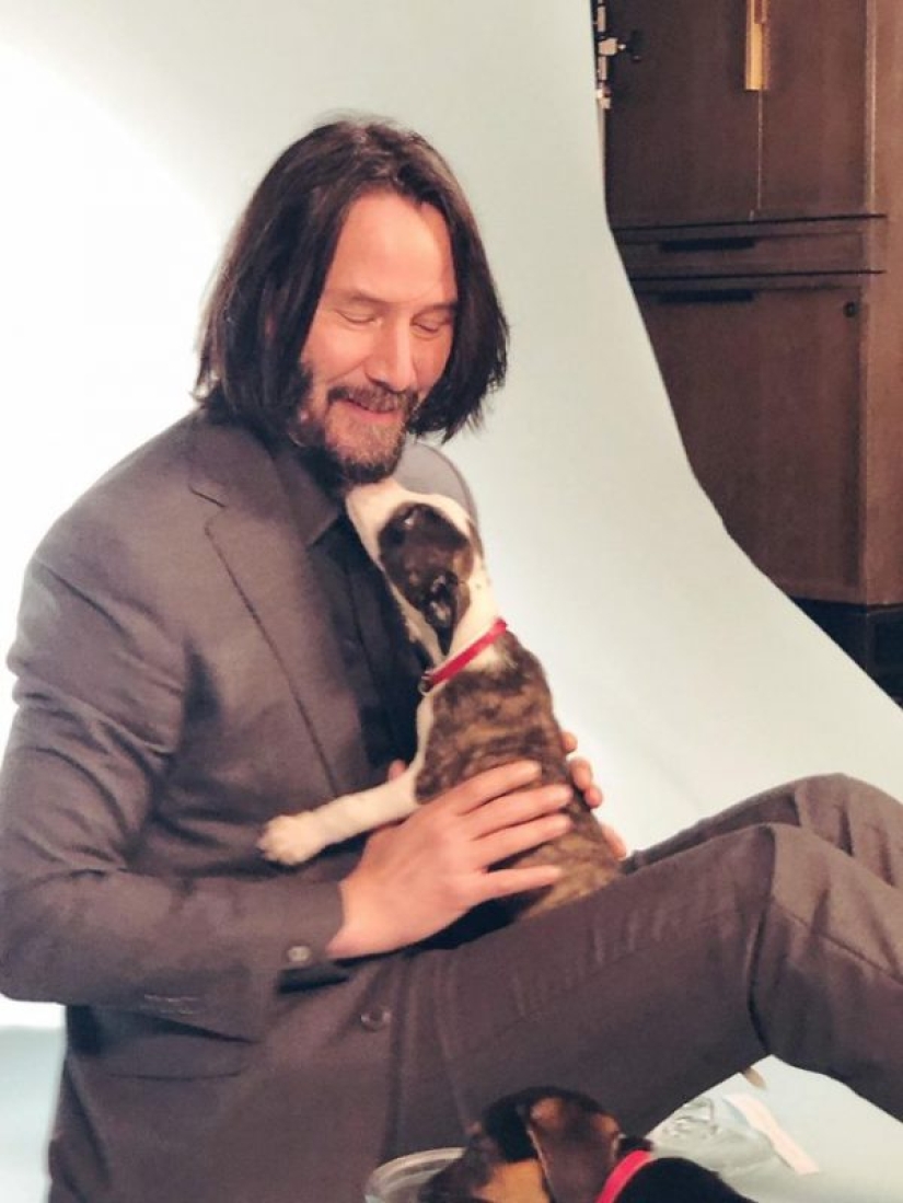 After himself: Keanu Reeves never touches the people photographed