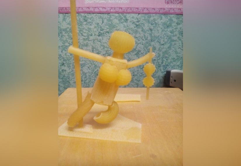 "Against censorship, for all good things": macaroni sculptor presented his vision of the Kama Sutra