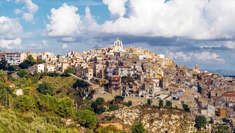 Ahora mismo en Sicilia puedes comprar una de las 100 casas por solo 1 euro