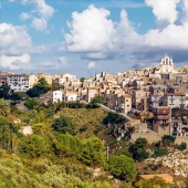 Ahora mismo en Sicilia puedes comprar una de las 100 casas por solo 1 euro