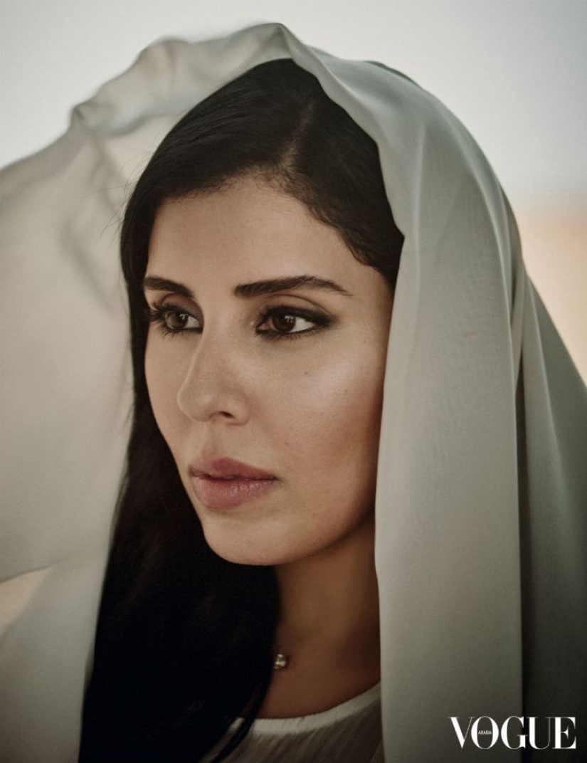 Ahora puedes: la princesa de Arabia Saudita protagonizó al volante la portada de la nueva Vogue