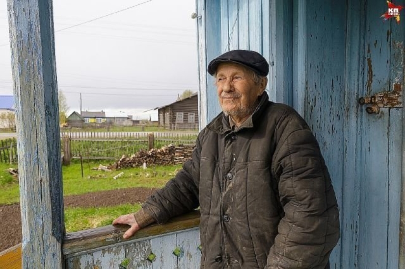 "Ahorré para la casa, pero la necesitan más": un solitario profesor de historia de 85 años dio un millón de rublos a los huérfanos