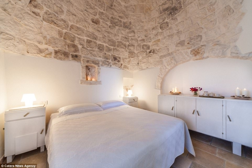 Airplane, stable, trullo house: unusual accommodation that can be rented through Airbnb
