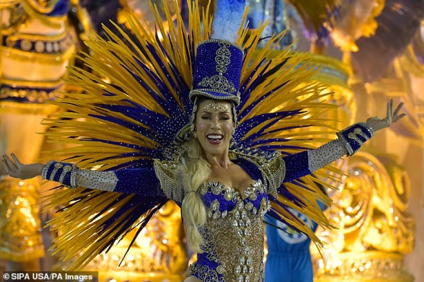 Al ritmo incendiario de la samba: el espectáculo más brillante del año es el colorido carnaval de Río de Janeiro