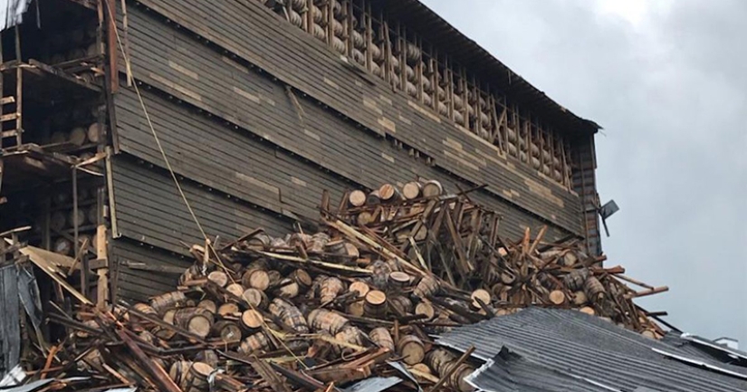 Alcohol rivers, oak banks: a whiskey warehouse collapsed in the USA