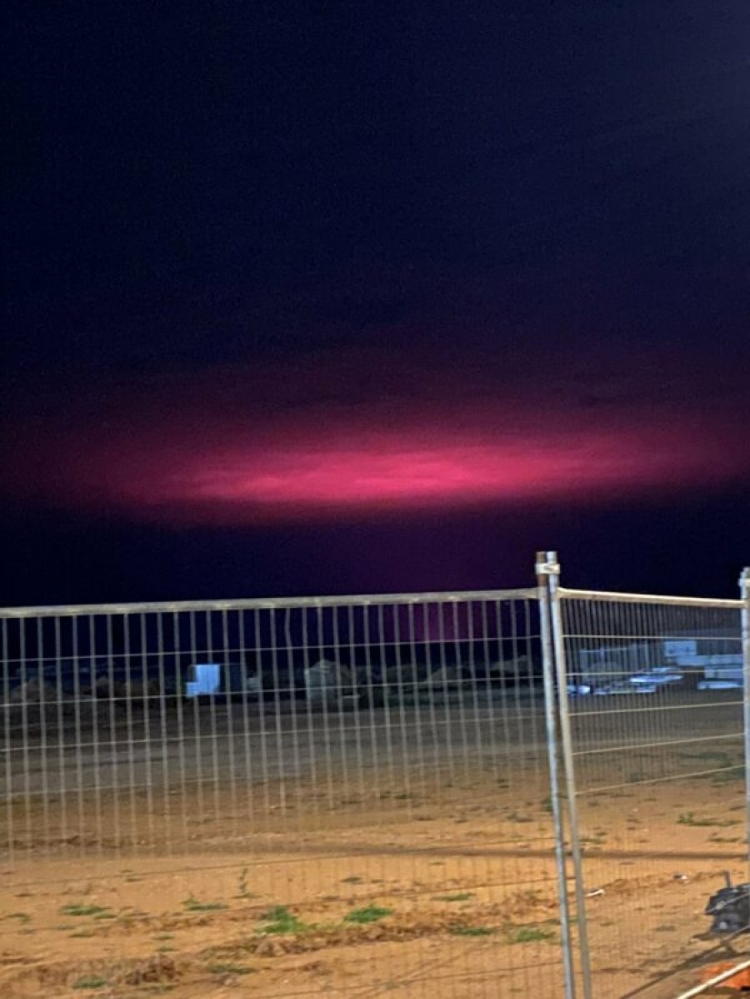 Aliens or chemistry? Why a bright pink "portal" appeared over Australia