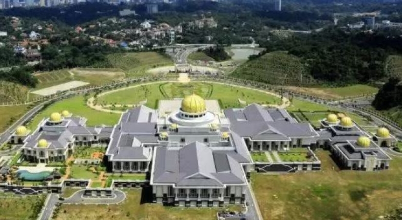 Alma dorada: la vida lujosa del Sultán de Brunéi