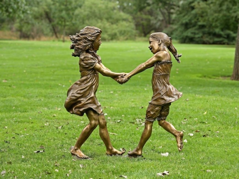 Almost alive: esculturas increíblemente realistas sobre una infancia feliz